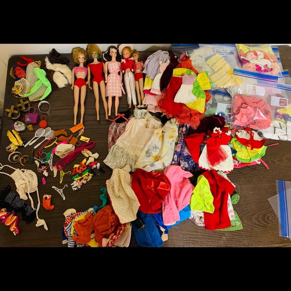 VINTAGE 1960S Mattel Barbie lot with accessories and complete outfit sets!!